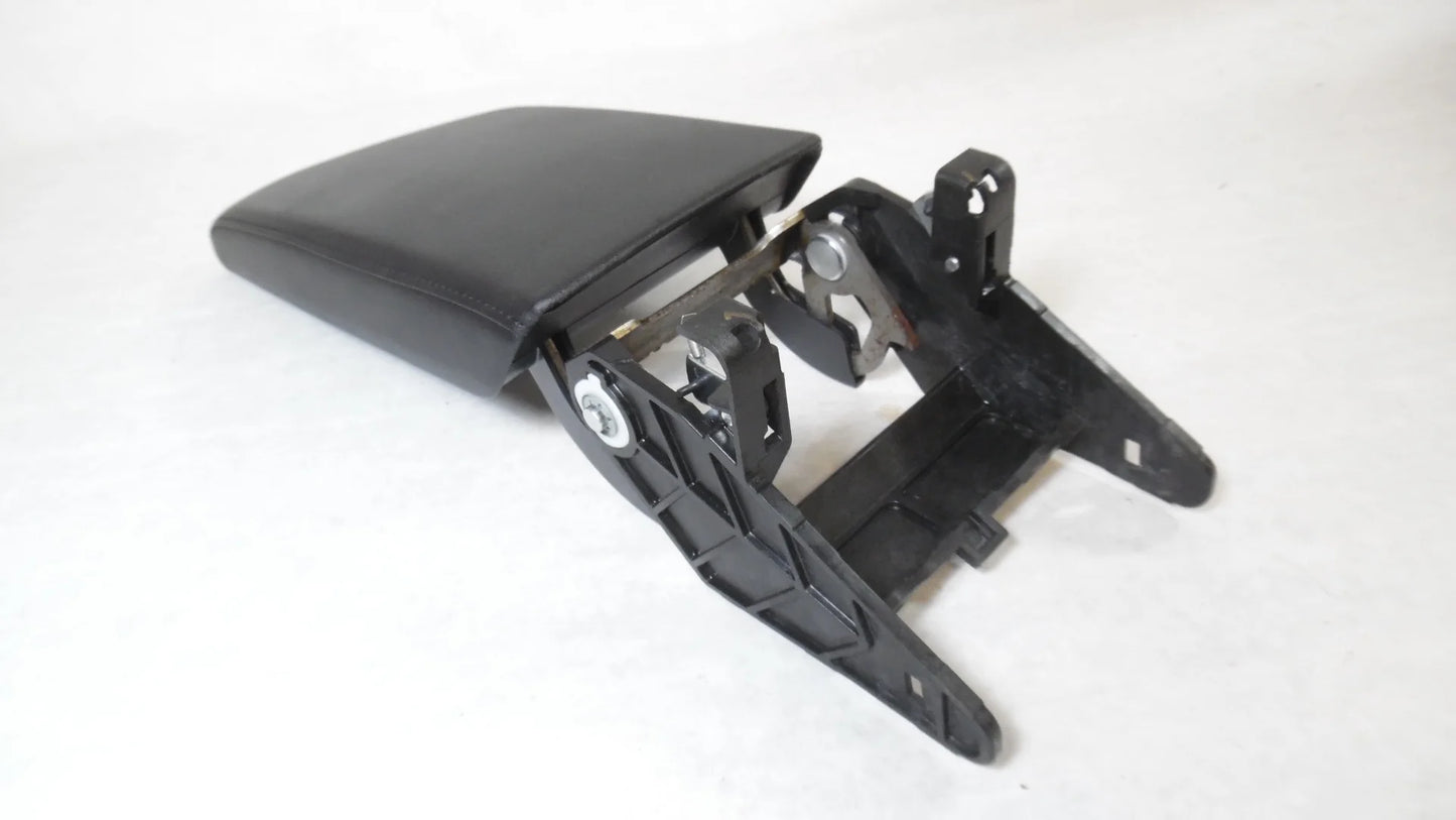 (Good) Volkswagen 2019 Floor Black Center OEM Armrest Console Lid Jetta 2021 Pre-Owned 2020